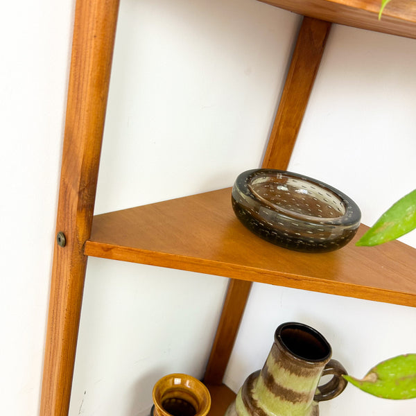 SMALL CORNER SHELVING