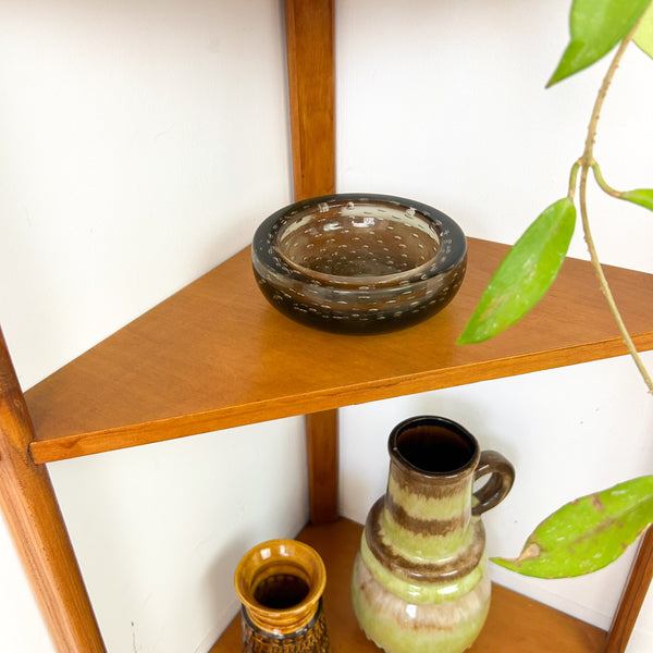 SMALL CORNER SHELVING