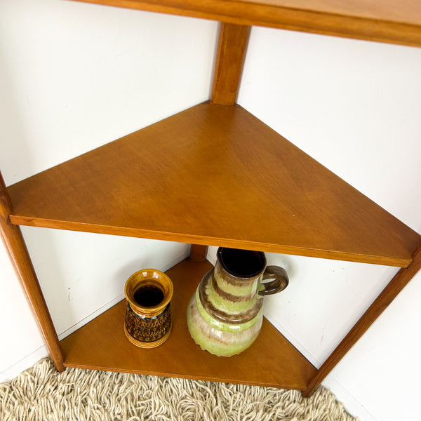 SMALL CORNER SHELVING
