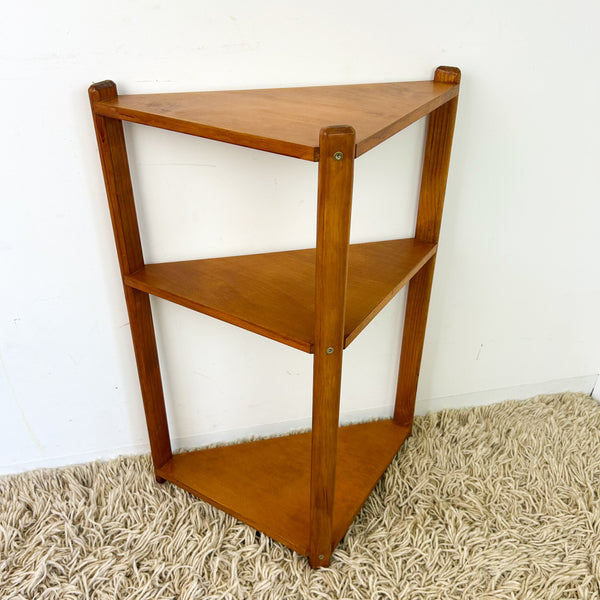SMALL CORNER SHELVING