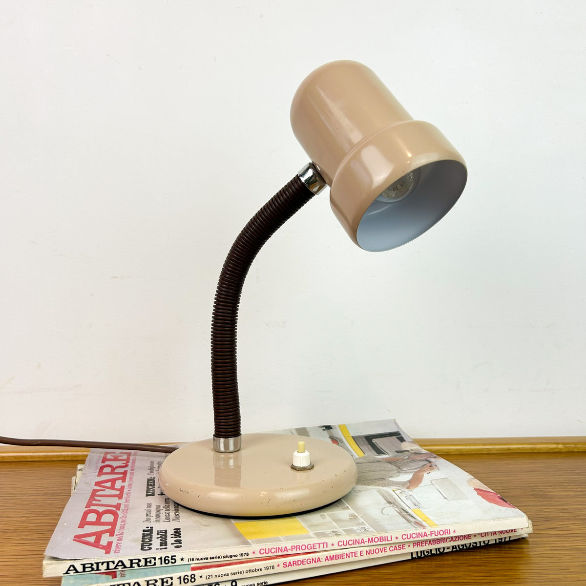 MUSHROOM TABLE LAMP