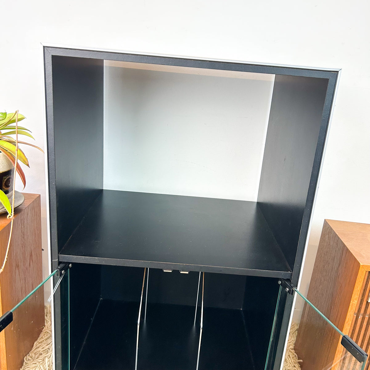 STEREO CABINET