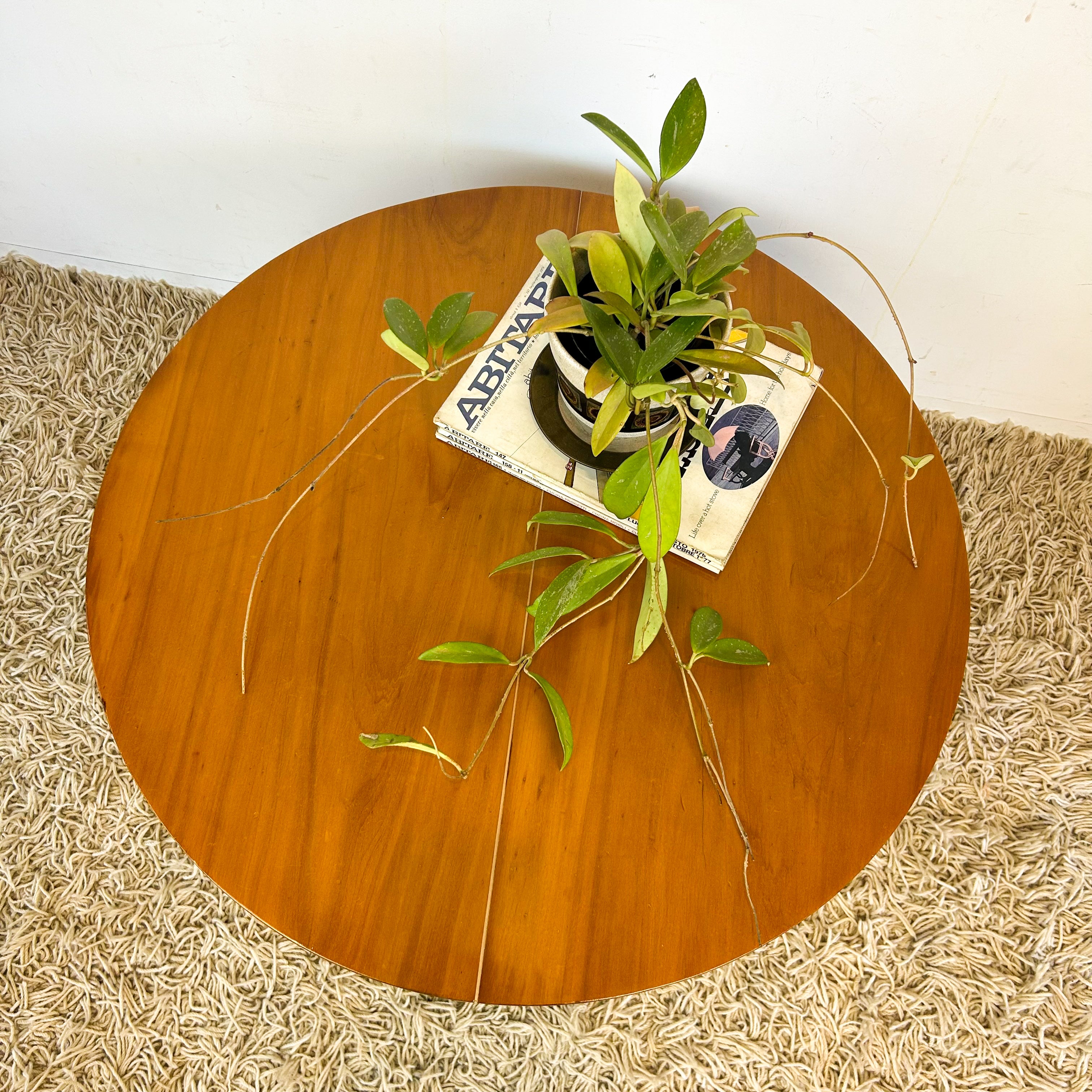 ROUND TIMBER COFFEE TABLE