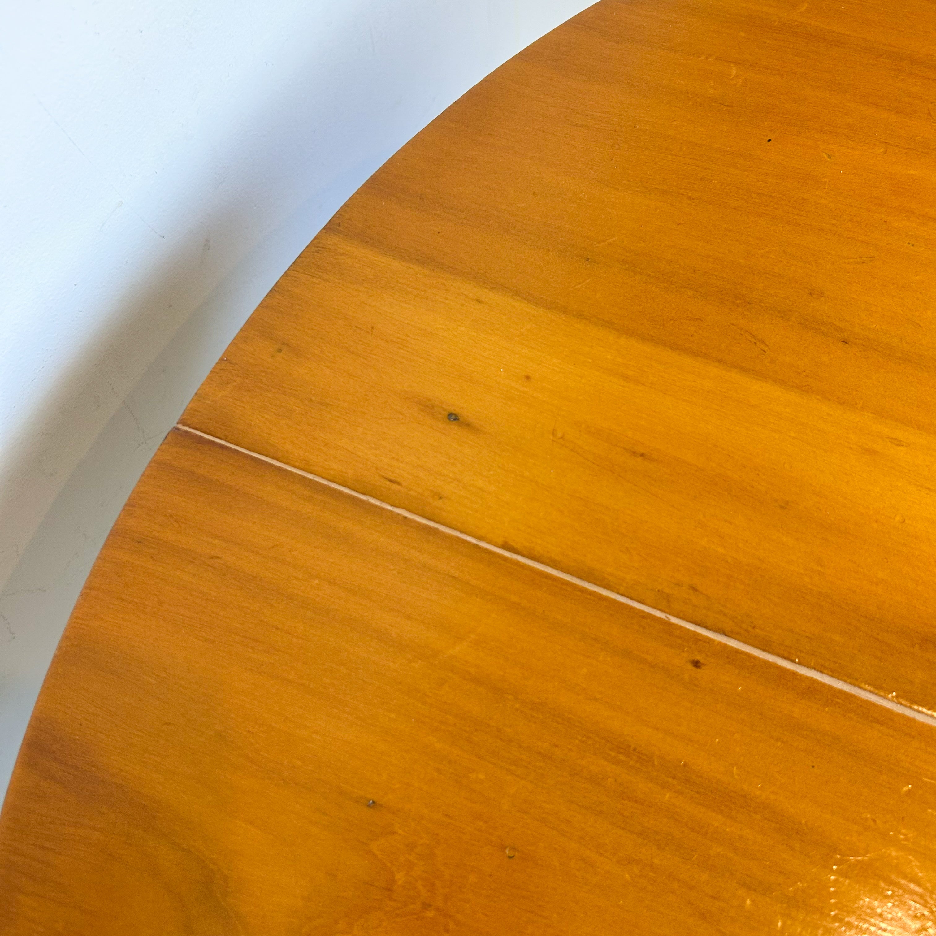 ROUND TIMBER COFFEE TABLE
