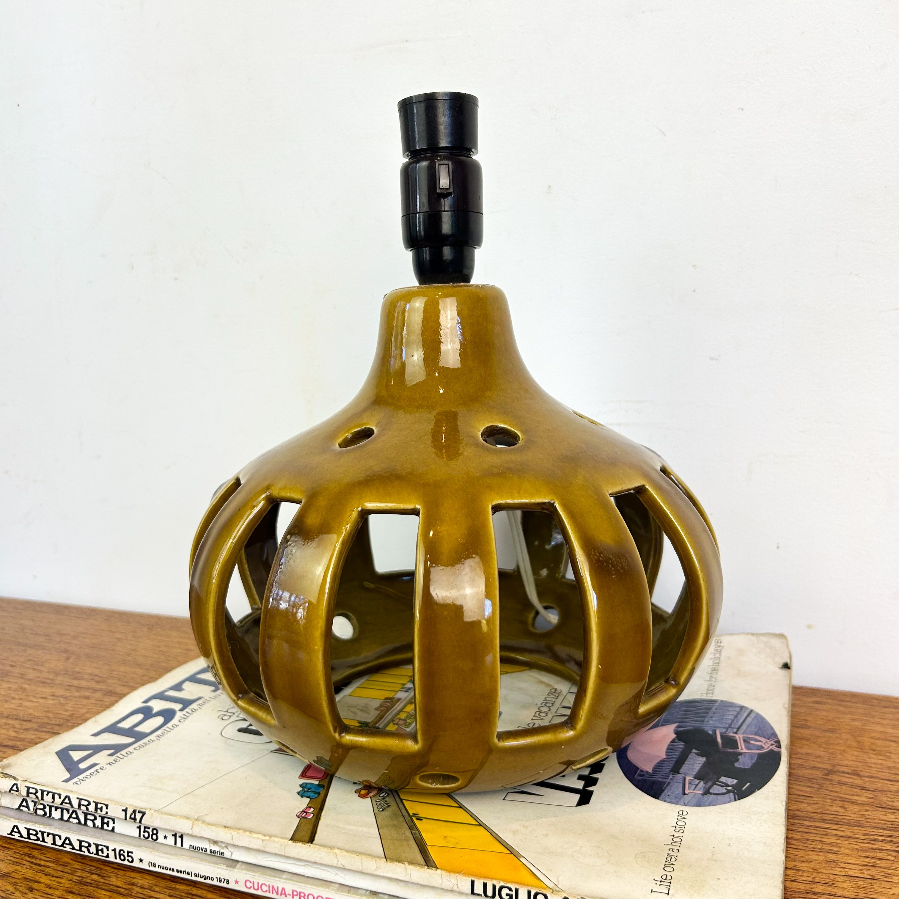 CERAMIC LAMP BASE / PENDANT LIGHT