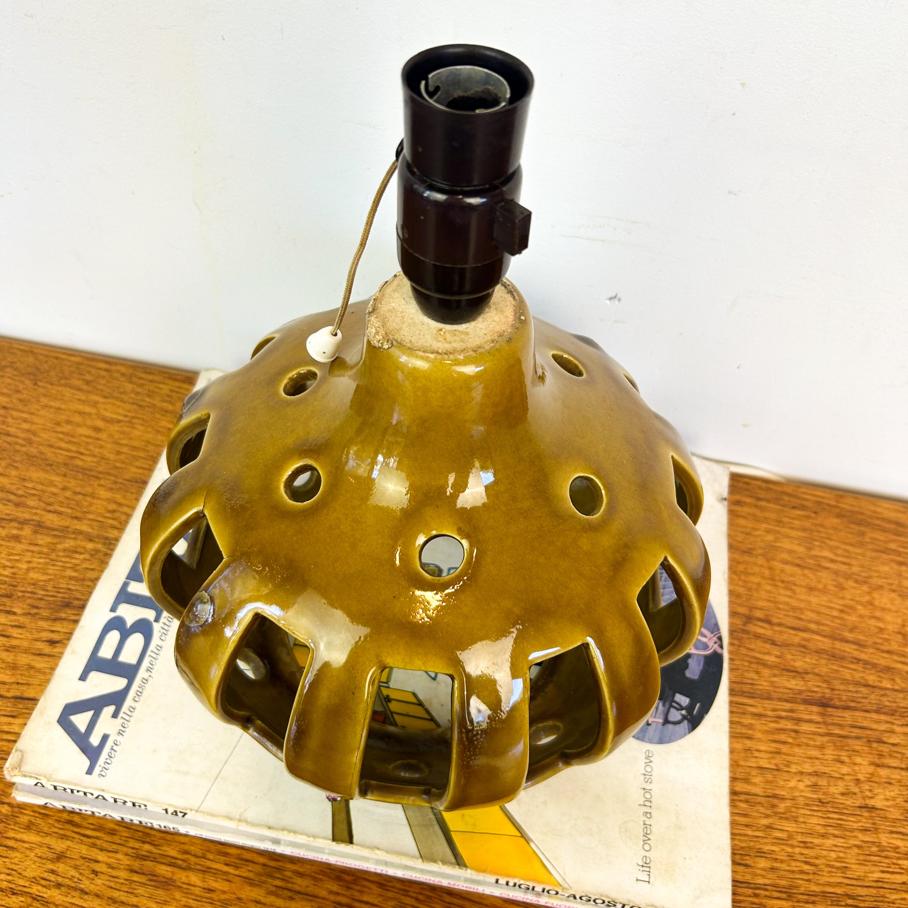 CERAMIC LAMP BASE / PENDANT LIGHT