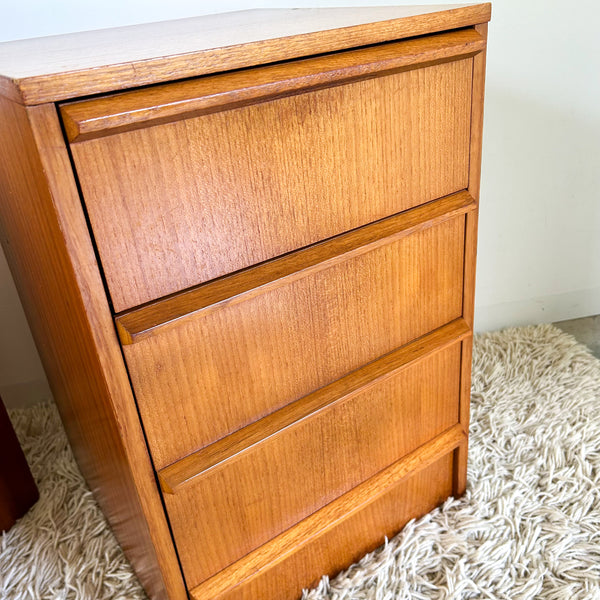 RELIANCE BEDSIDE DRAWERS & QUEEN SIZE HEADBOARD