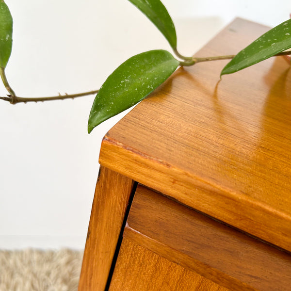 RELIANCE BEDSIDE DRAWERS & QUEEN SIZE HEADBOARD