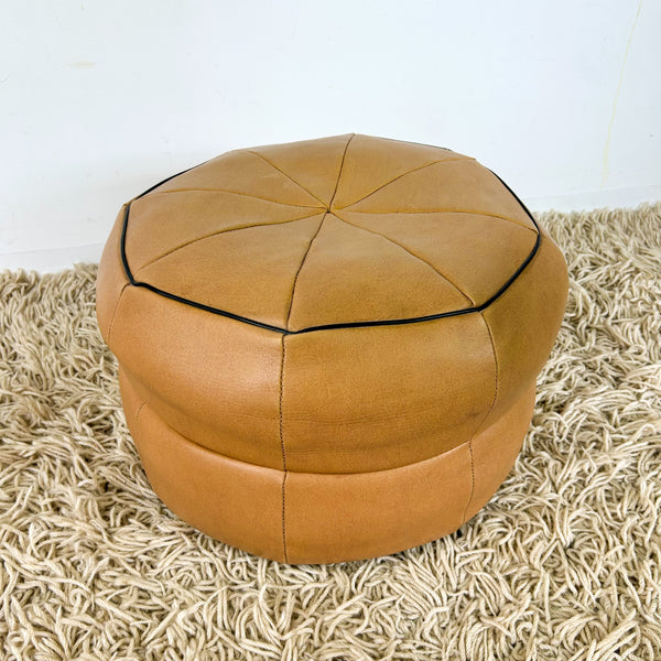 VINYL POUFFE