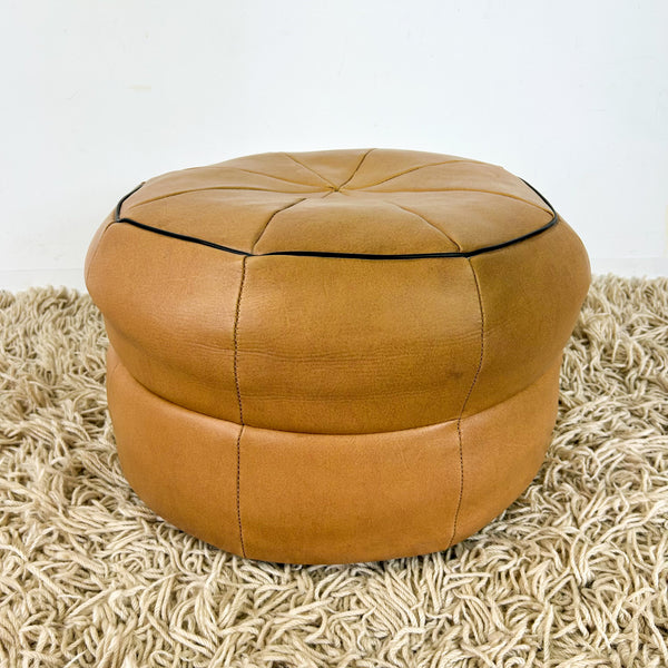 VINYL POUFFE
