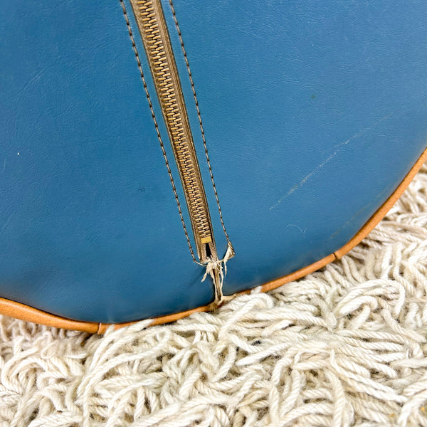 VINYL POUFFE