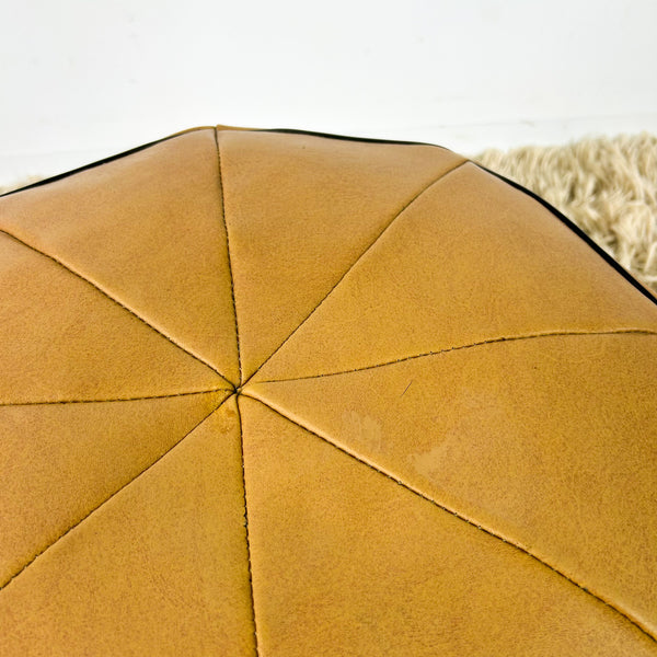 VINYL POUFFE