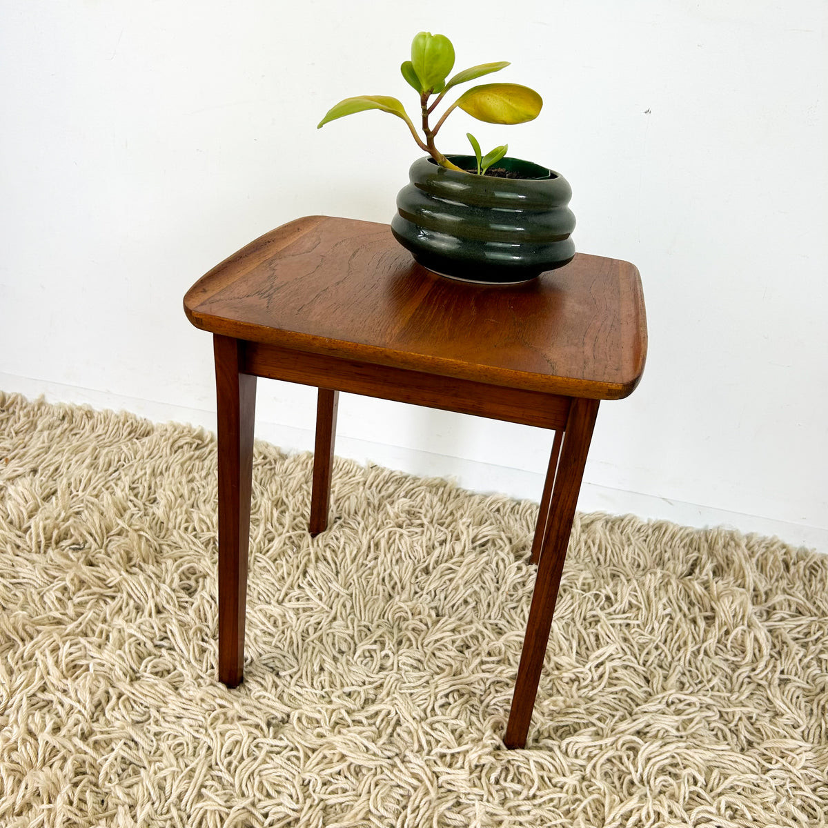 LIPPED EDGE SIDE TABLE