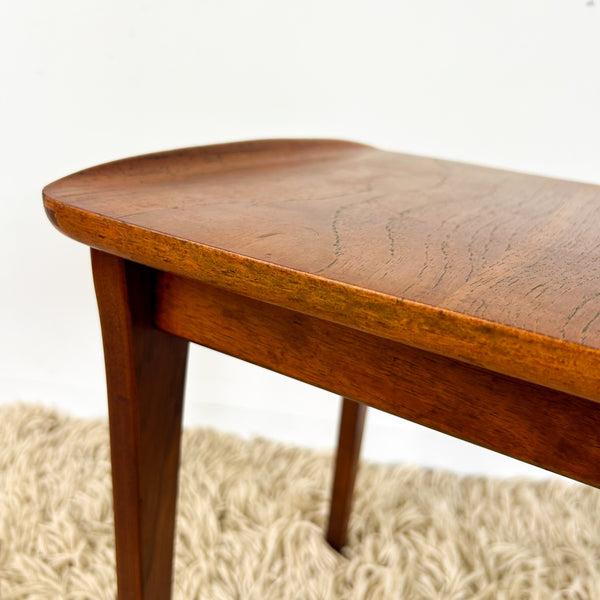 LIPPED EDGE SIDE TABLE