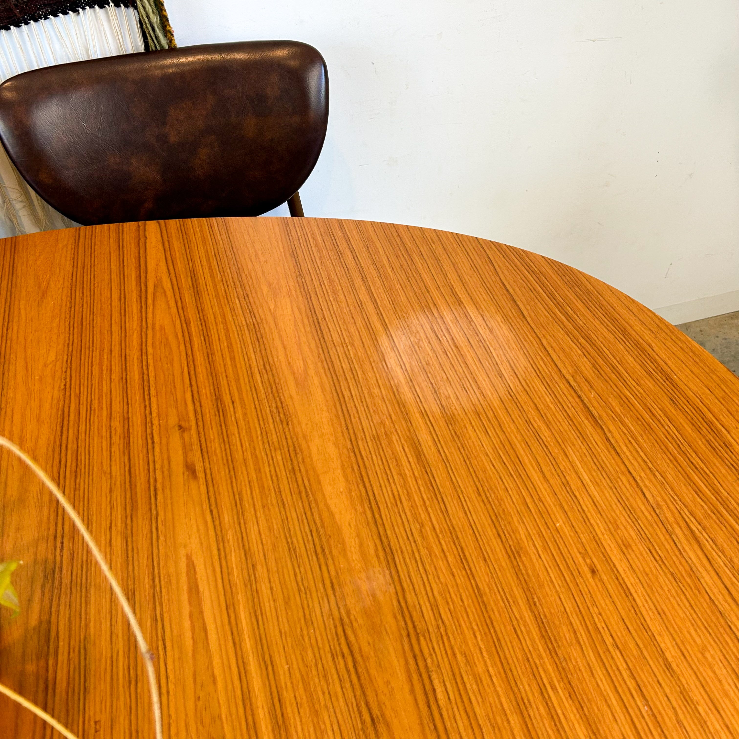 EXTENSION DINING TABLE & SIX CHAIRS