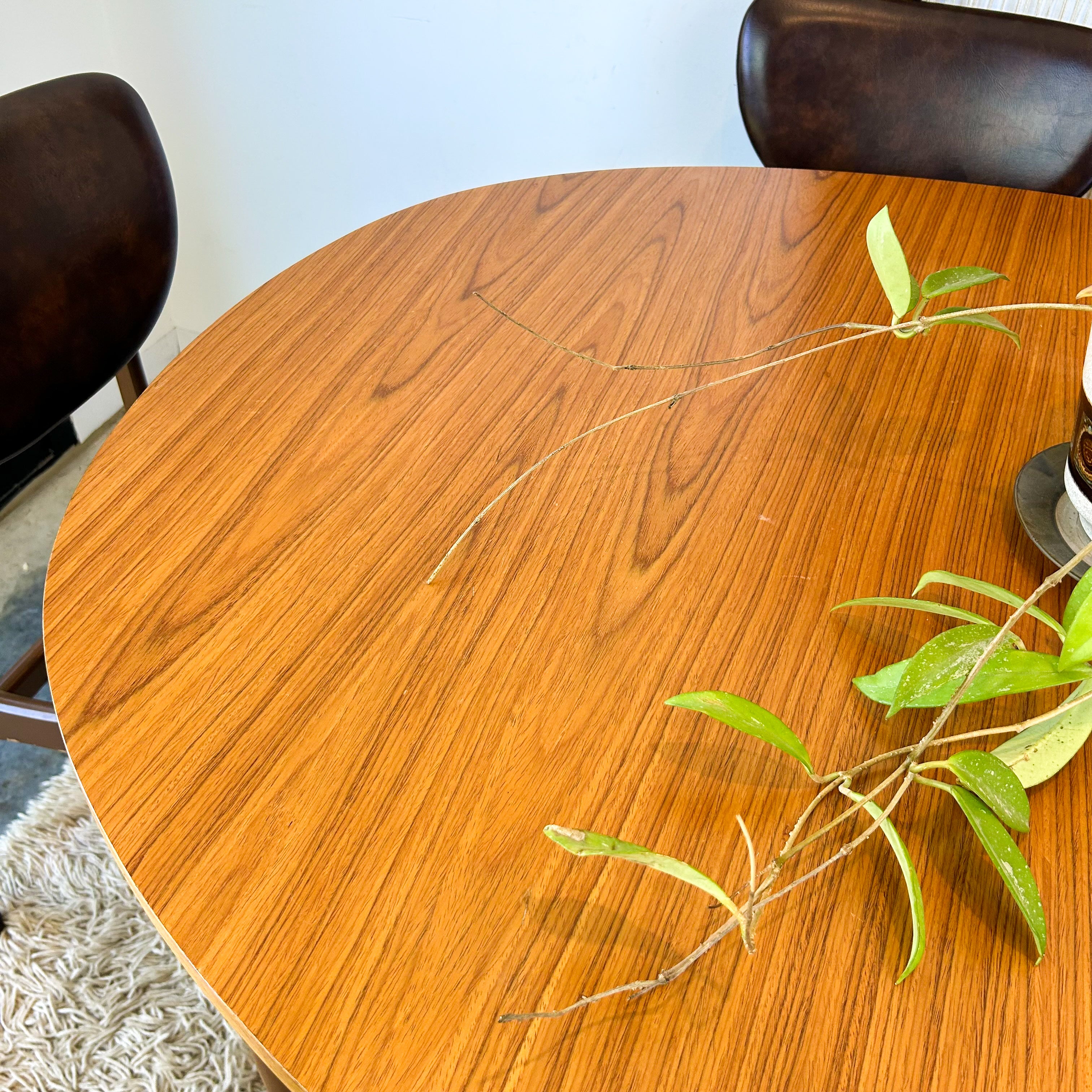 EXTENSION DINING TABLE & SIX CHAIRS