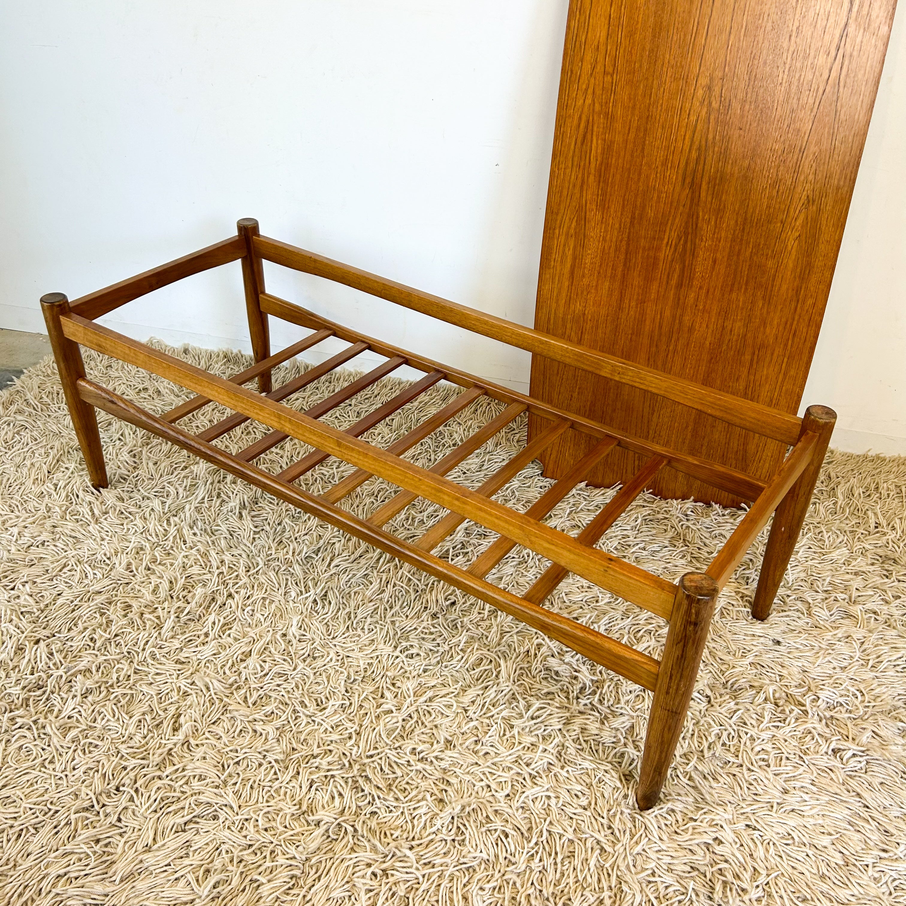 DANISH DELUXE FLIP TOP COFFEE TABLE
