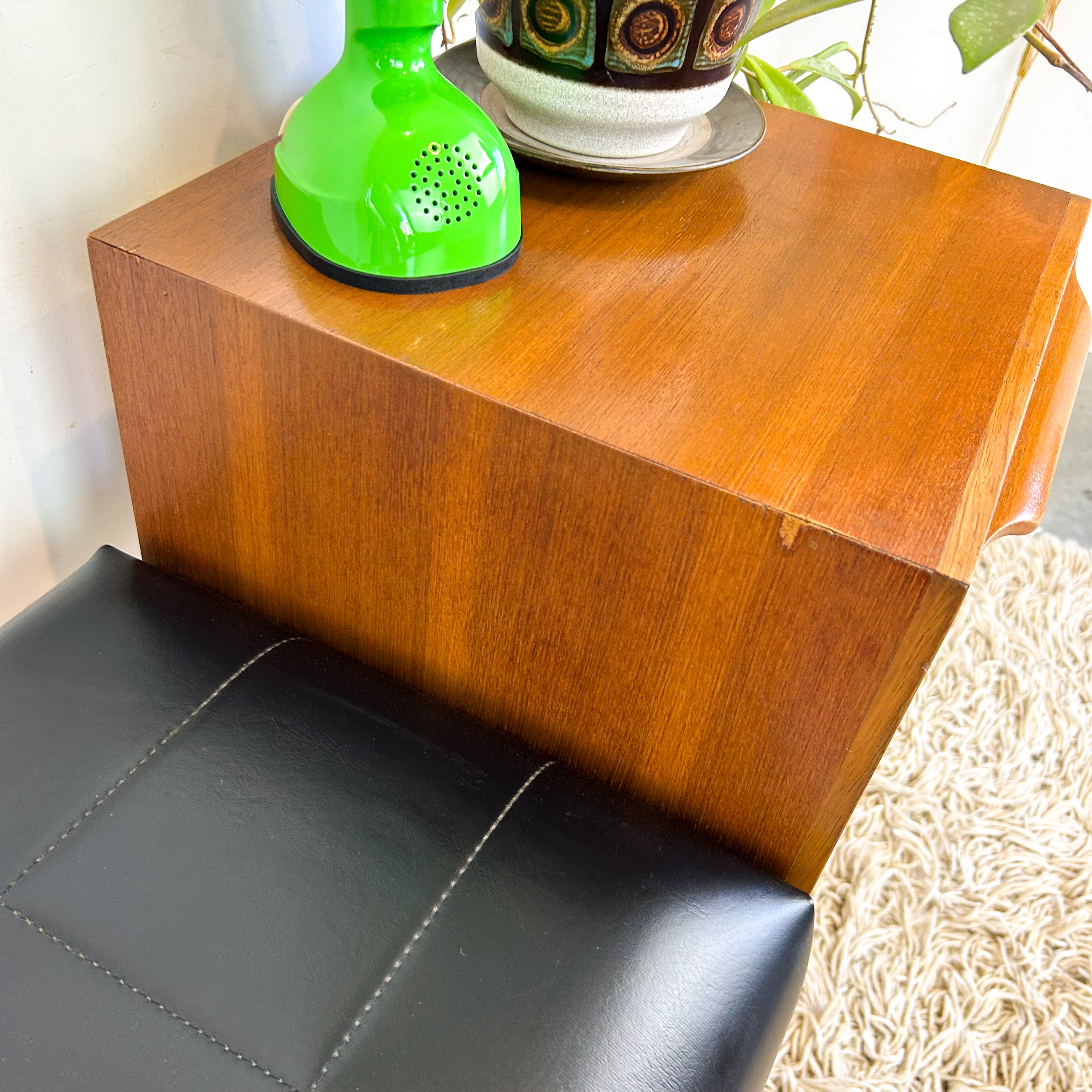 ALRON TELEPHONE TABLE