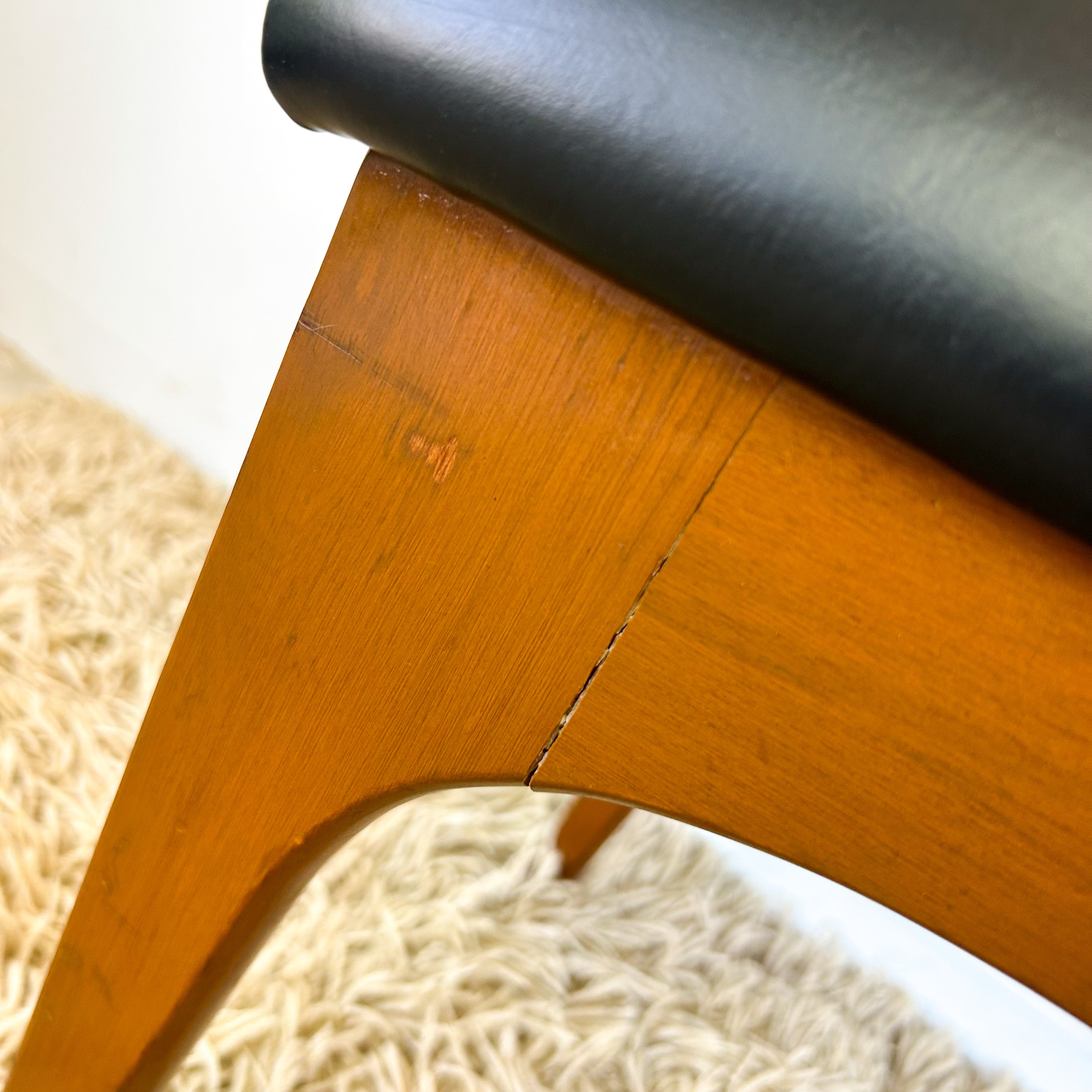 ALRON TELEPHONE TABLE