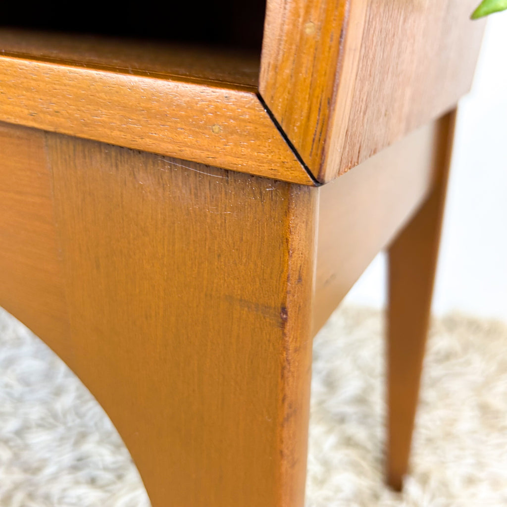 ALRON TELEPHONE TABLE