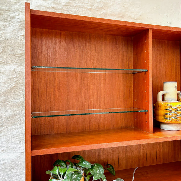 TALL WALL UNIT