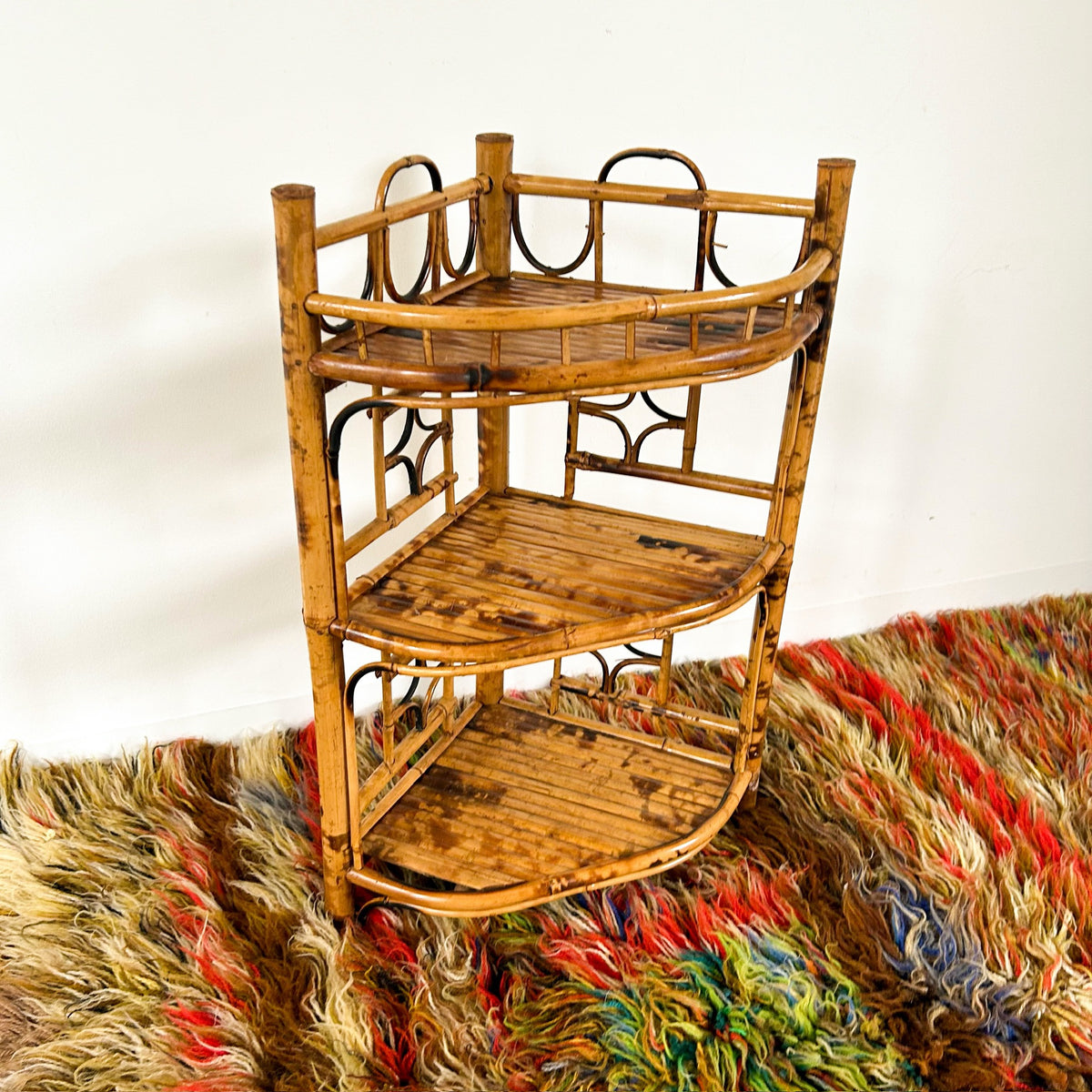 TIGER CANE CORNER SHELF
