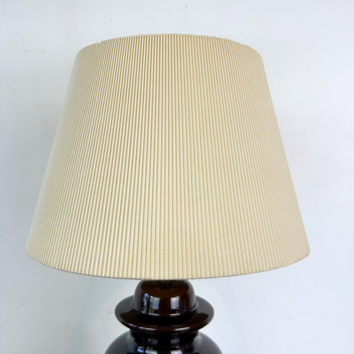 BROWN & CREAM CERAMIC LAMP