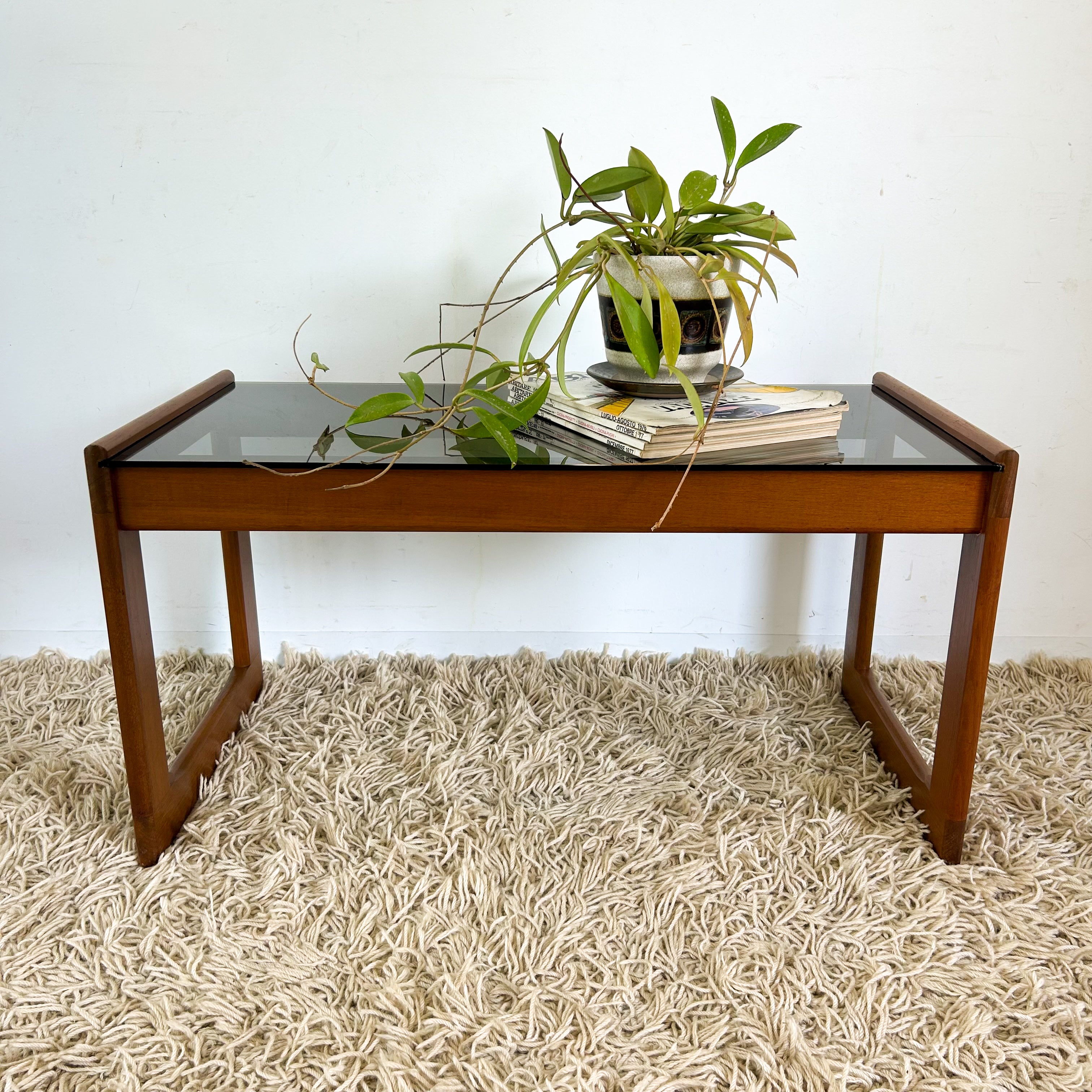 SMOKY GLASS COFFEE TABLE