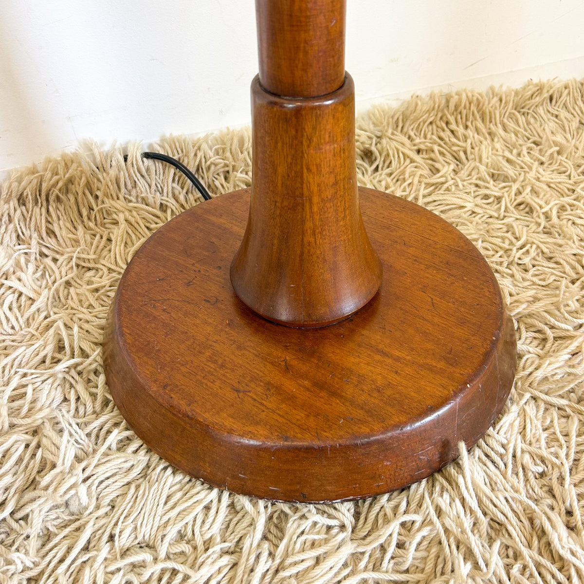 FLOOR LAMP WITH SHADE