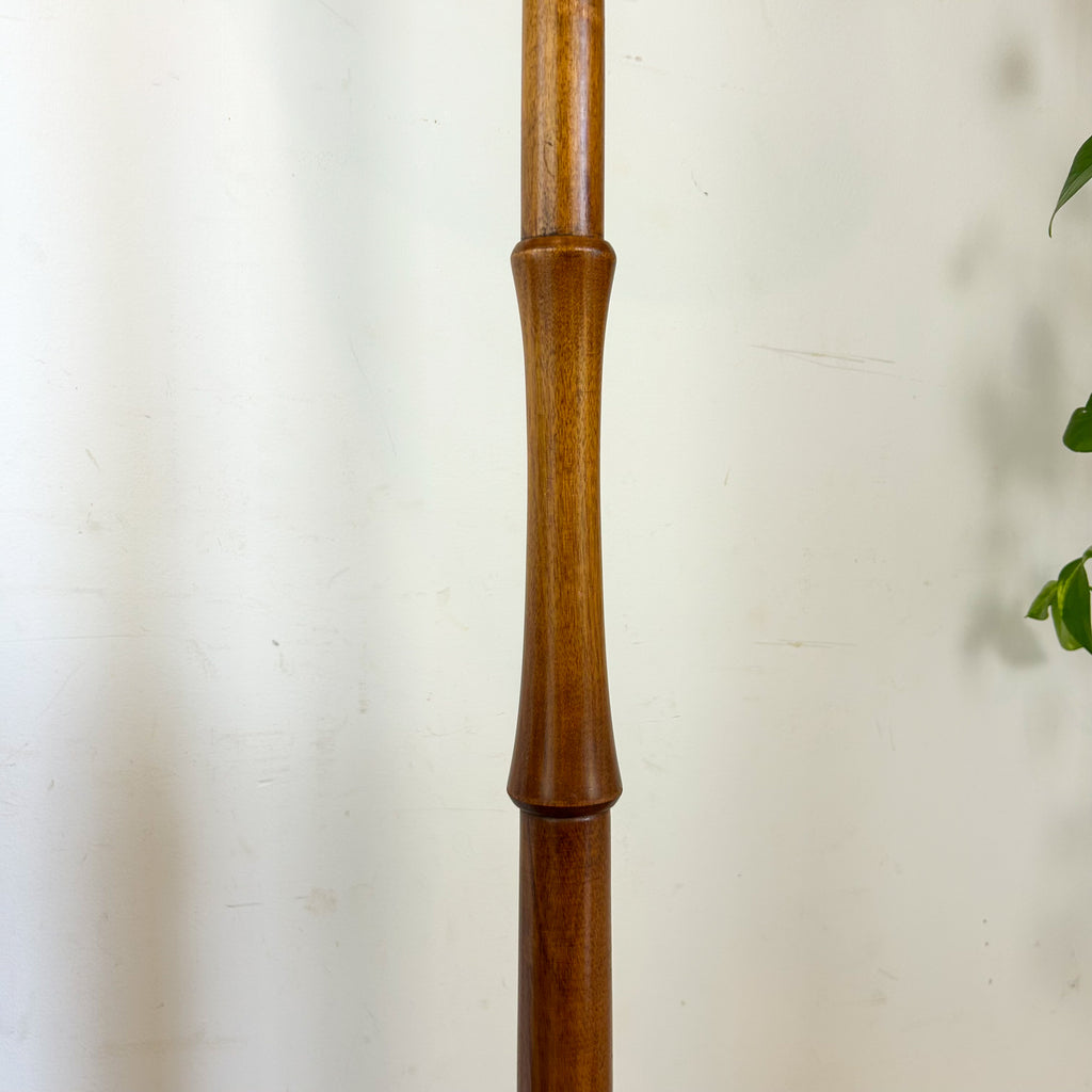 FLOOR LAMP WITH SHADE