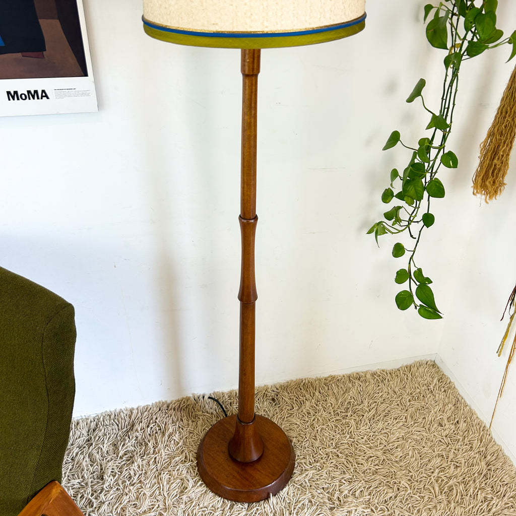 FLOOR LAMP WITH SHADE