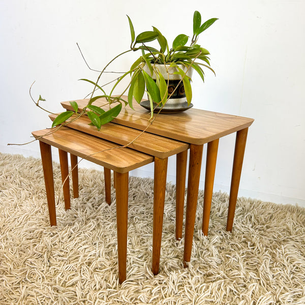 LAMINATE NESTING SIDE TABLES
