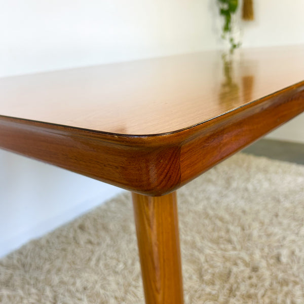 KERBY DINING TABLE