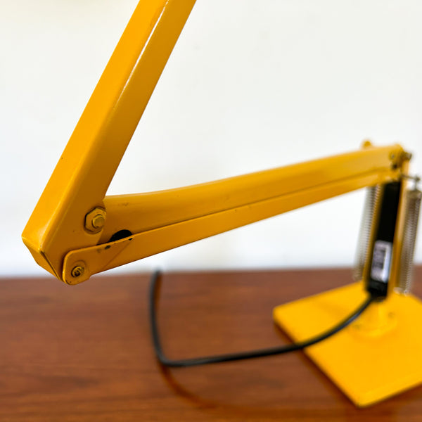 PLANET STUDIO K DESK LAMP