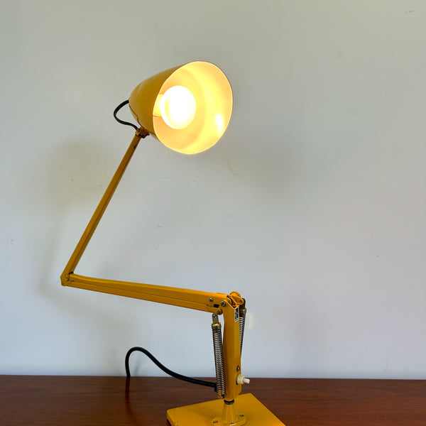 PLANET STUDIO K DESK LAMP