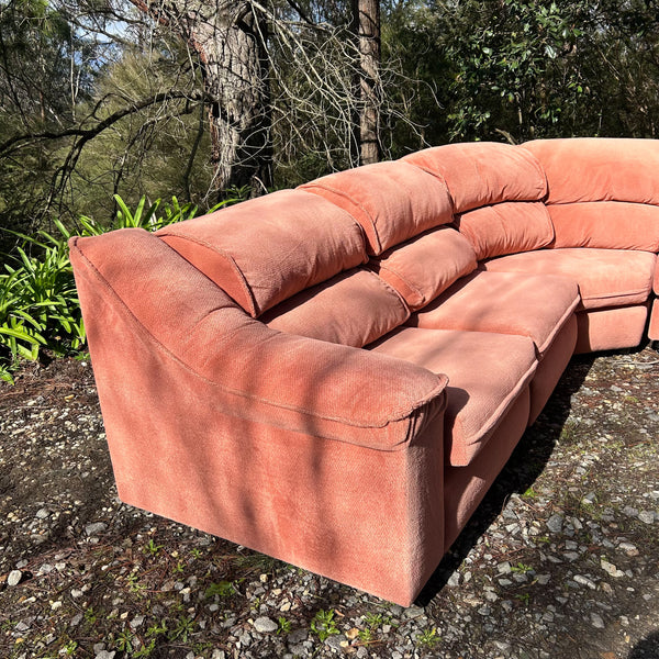 PACER MODULAR SOFA WITH CURVED CORNER PIECE