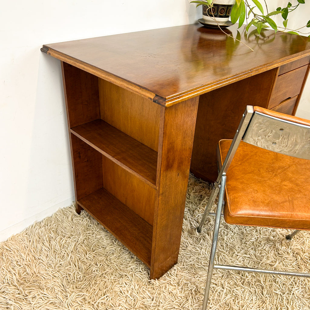 DESK WITH DRAWERS