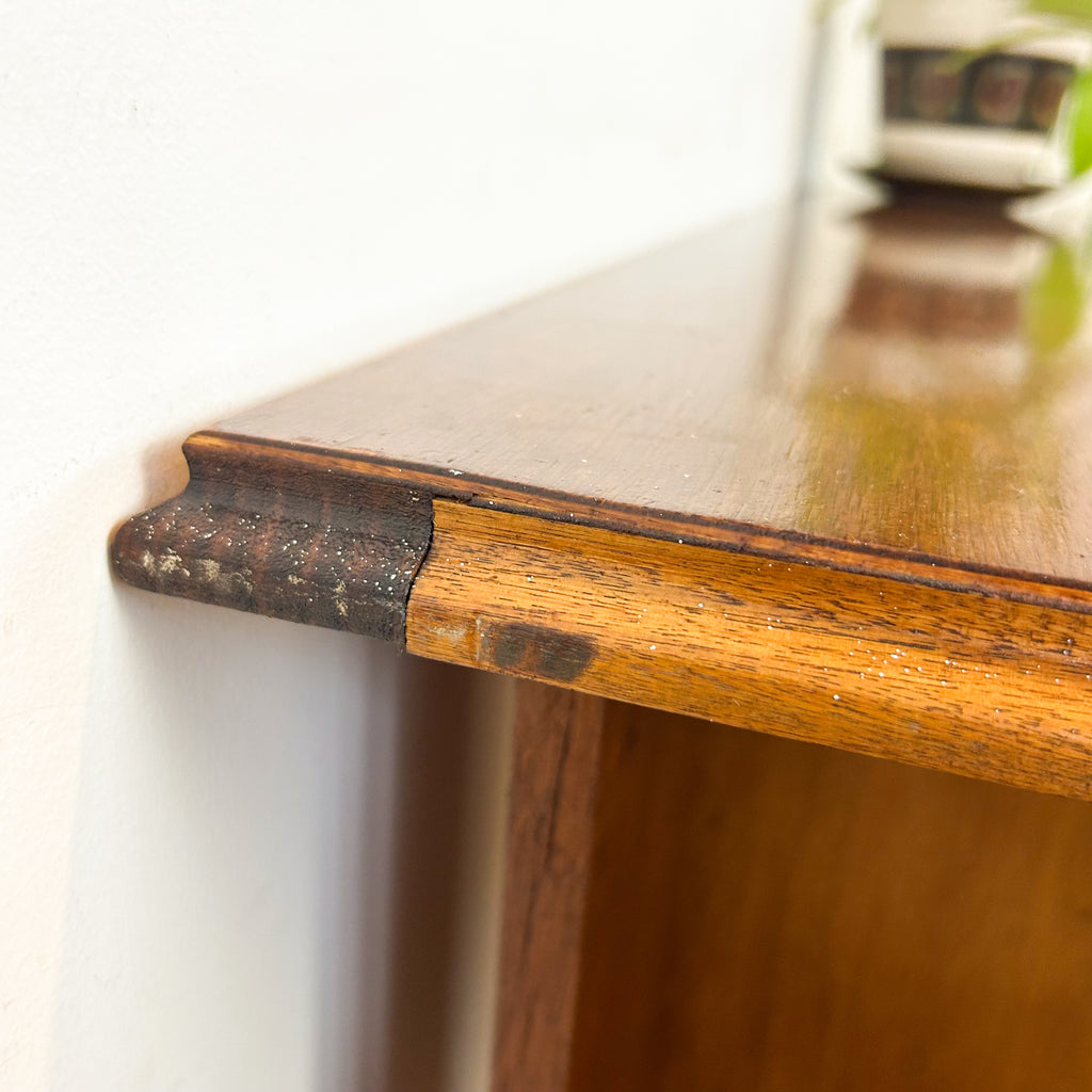 DESK WITH DRAWERS