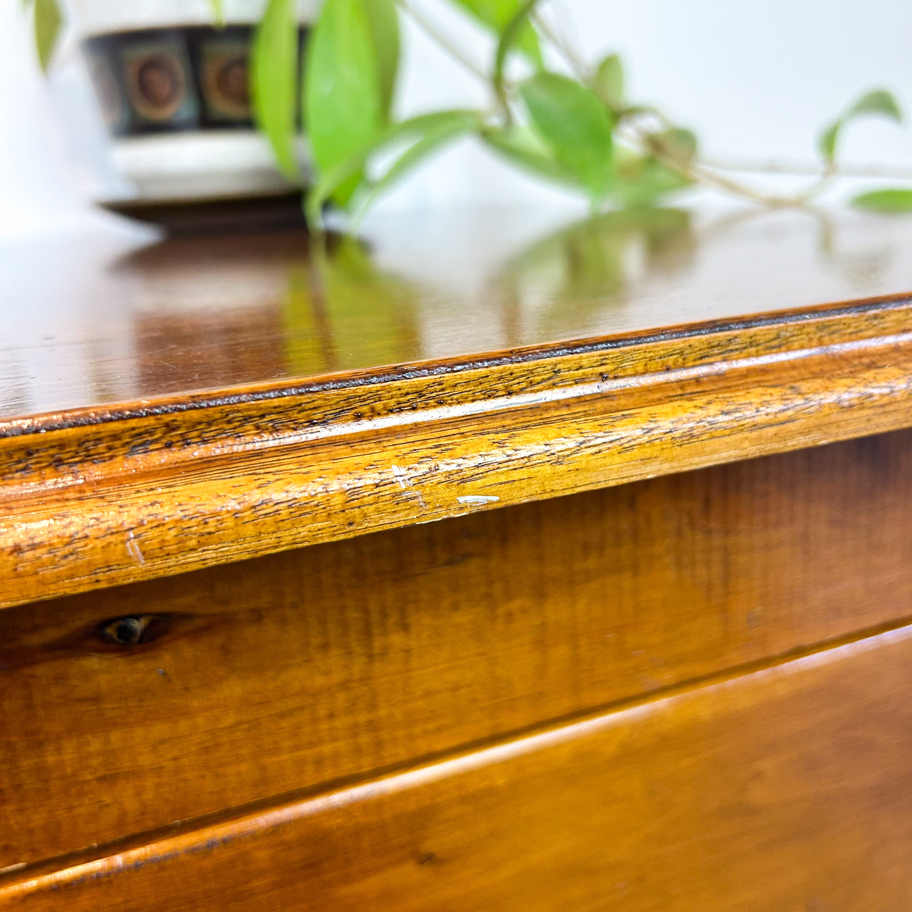 DESK WITH DRAWERS