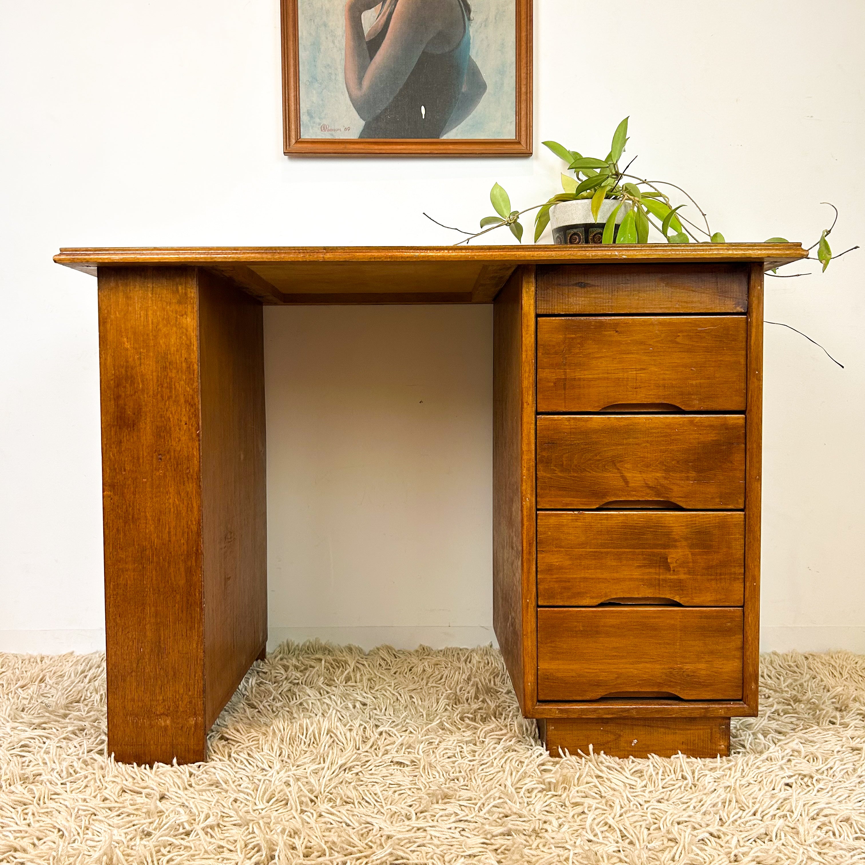 DESK WITH DRAWERS