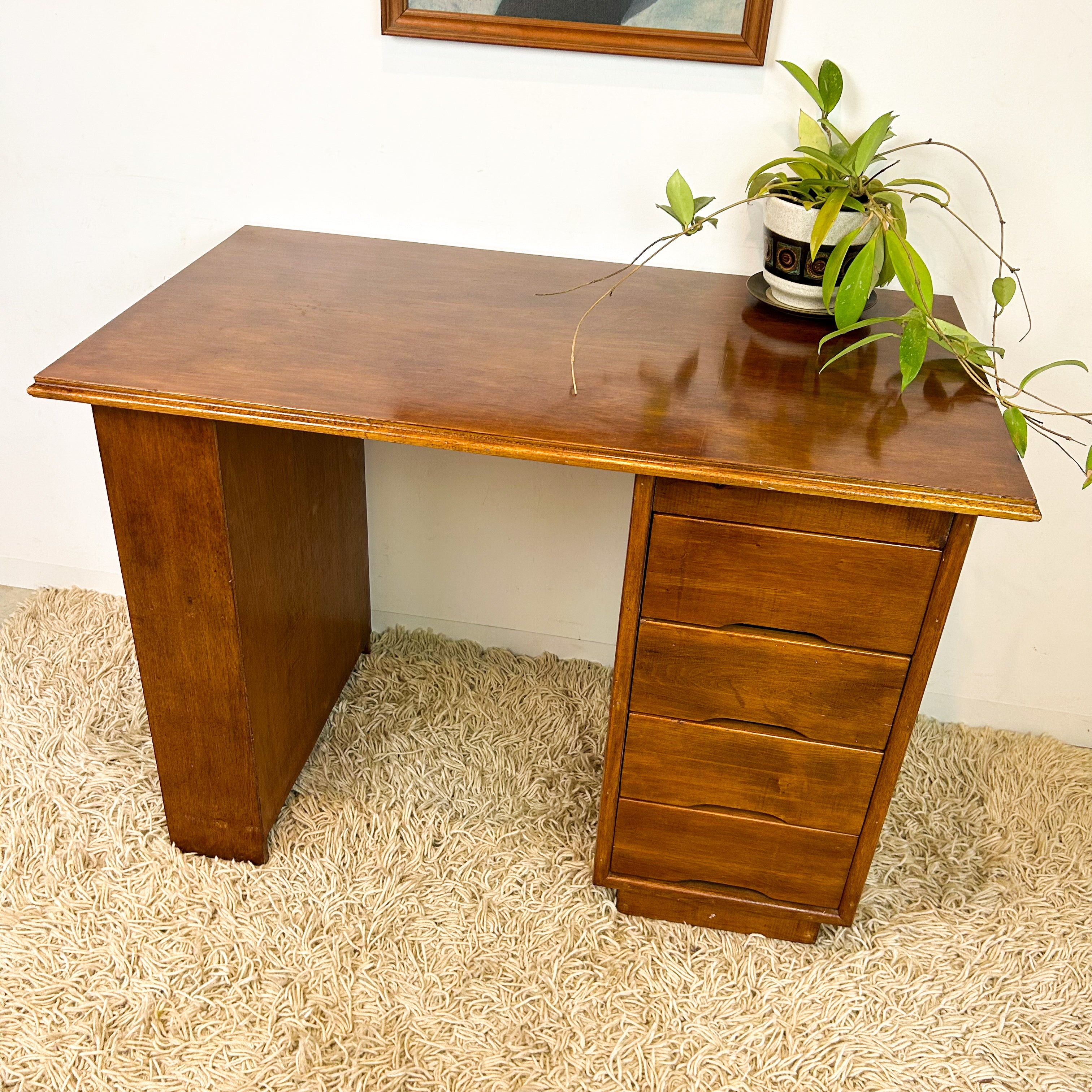DESK WITH DRAWERS