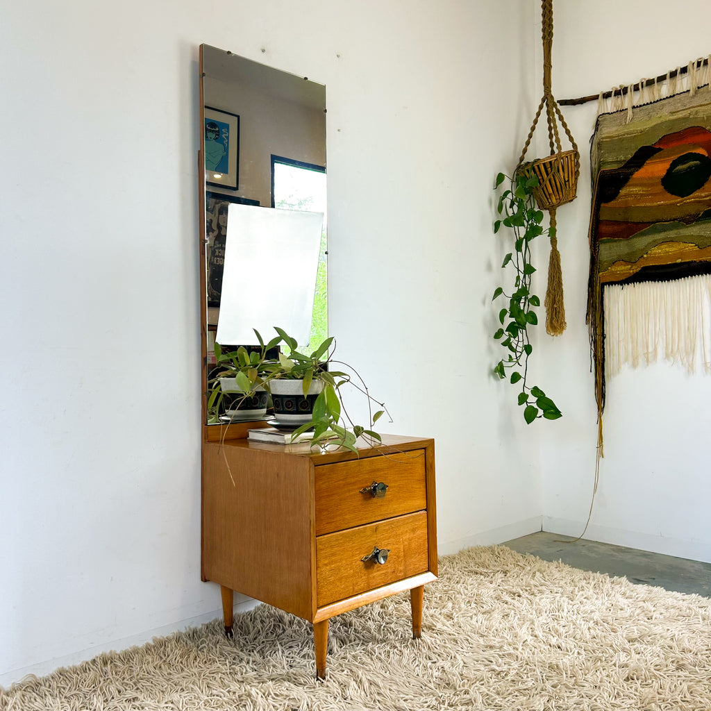 DRESSING TABLE WITH MIRROR