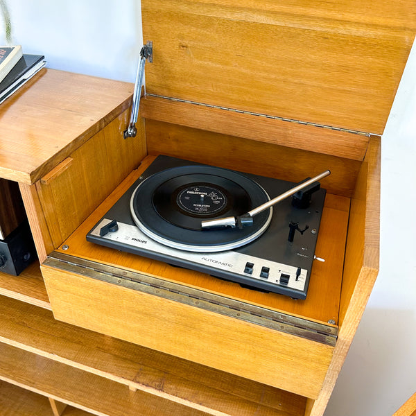 STEREO CABINET