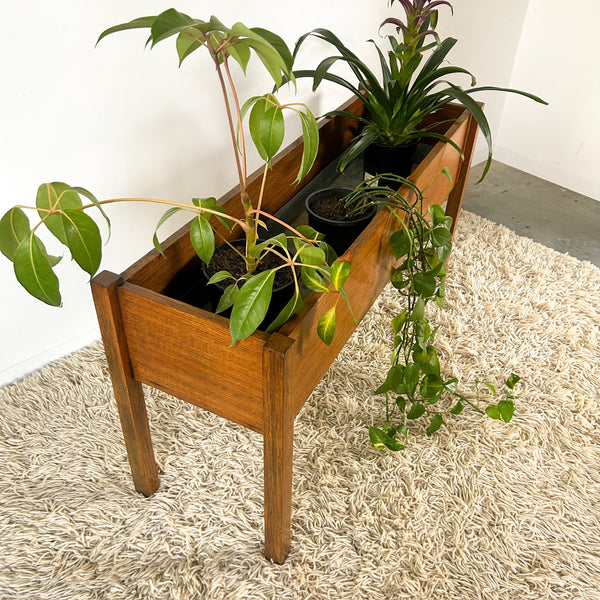 LARGE TIMBER PLANTER BOX