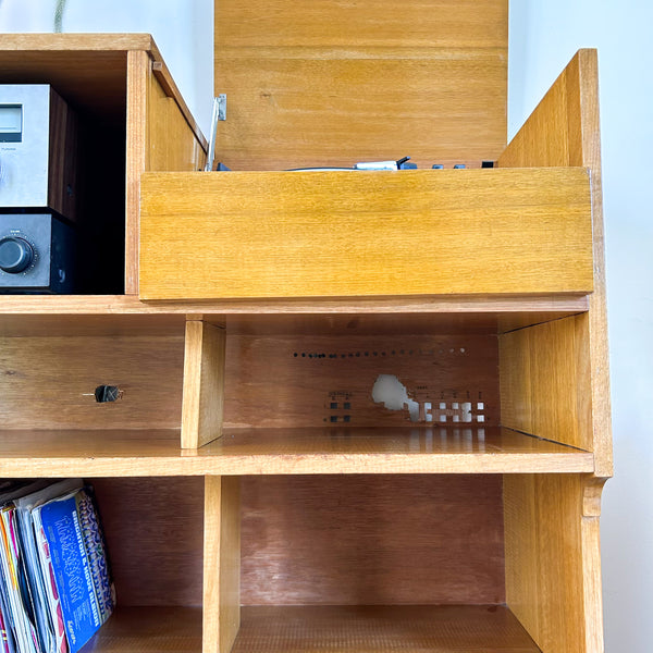 STEREO CABINET