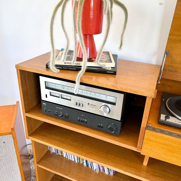 STEREO CABINET