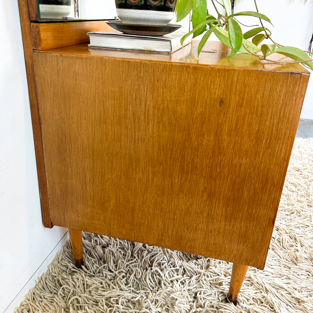 DRESSING TABLE WITH MIRROR