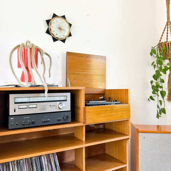 STEREO CABINET