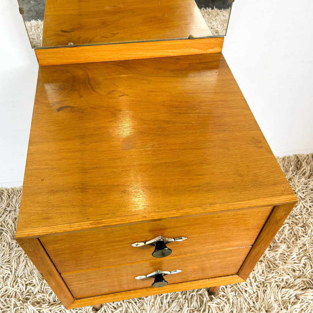 DRESSING TABLE WITH MIRROR