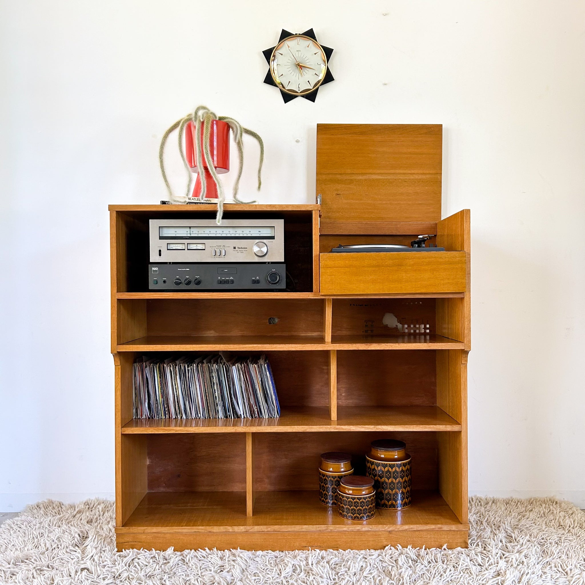 STEREO CABINET